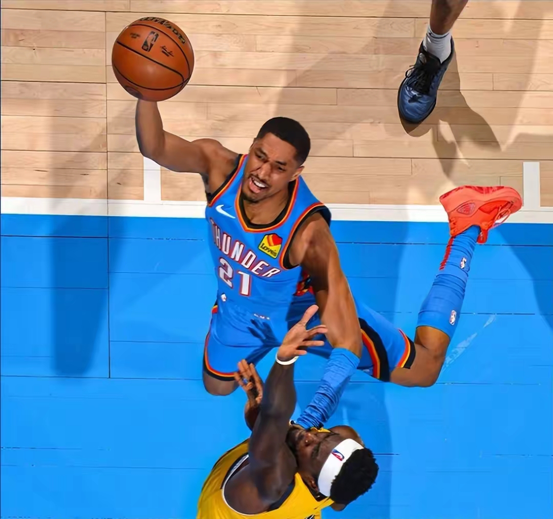 NG大舞台包含转折点犹他爵士完成体检，NBA季后赛清晨攻防权衡，球迷炸锅，训练强度明显提升的词条