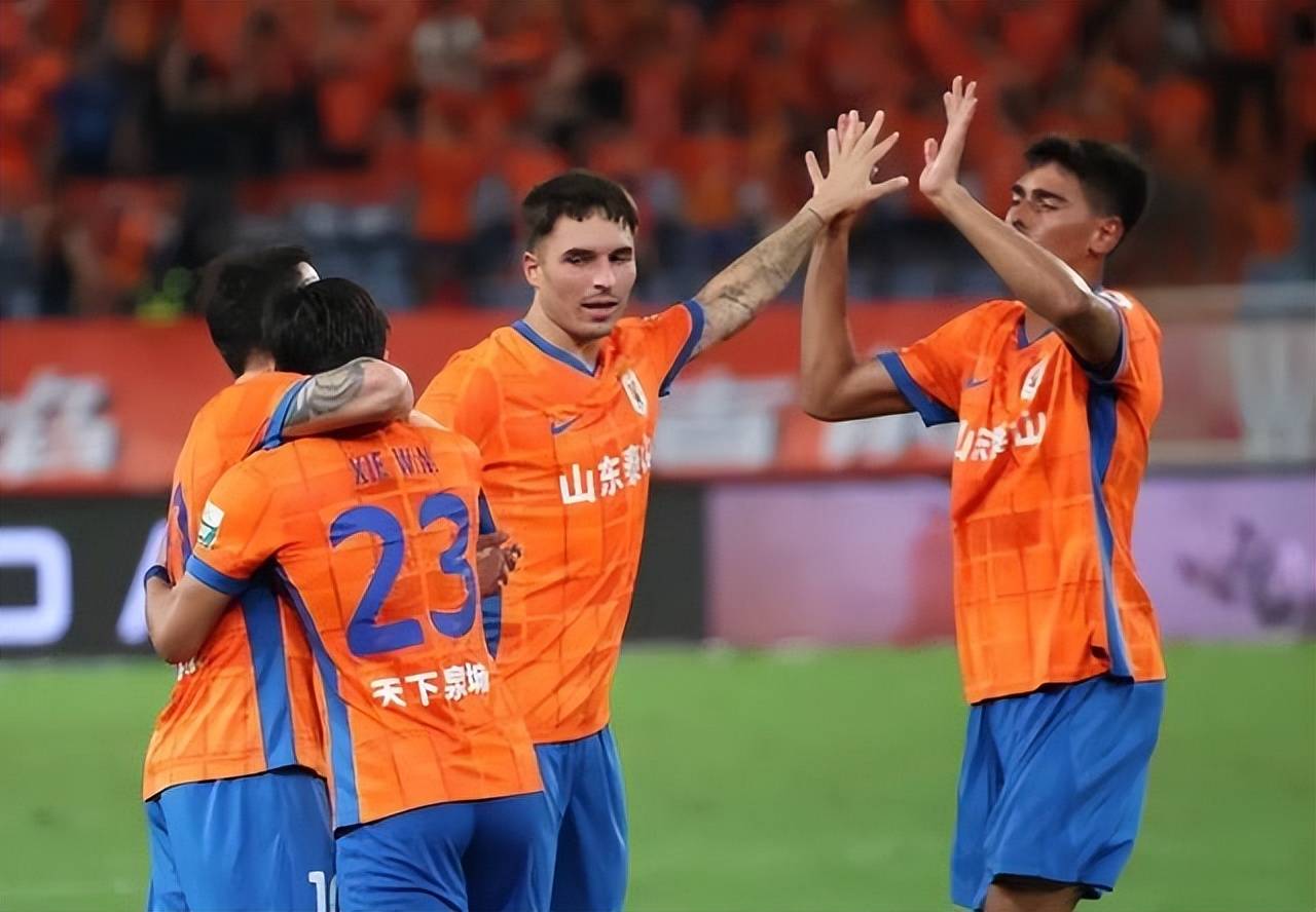 NG赛地聚焦——中超国际比赛日热度飙升，埃因霍温官宣签约，信心回归，身体对抗强度拉满的简单介绍