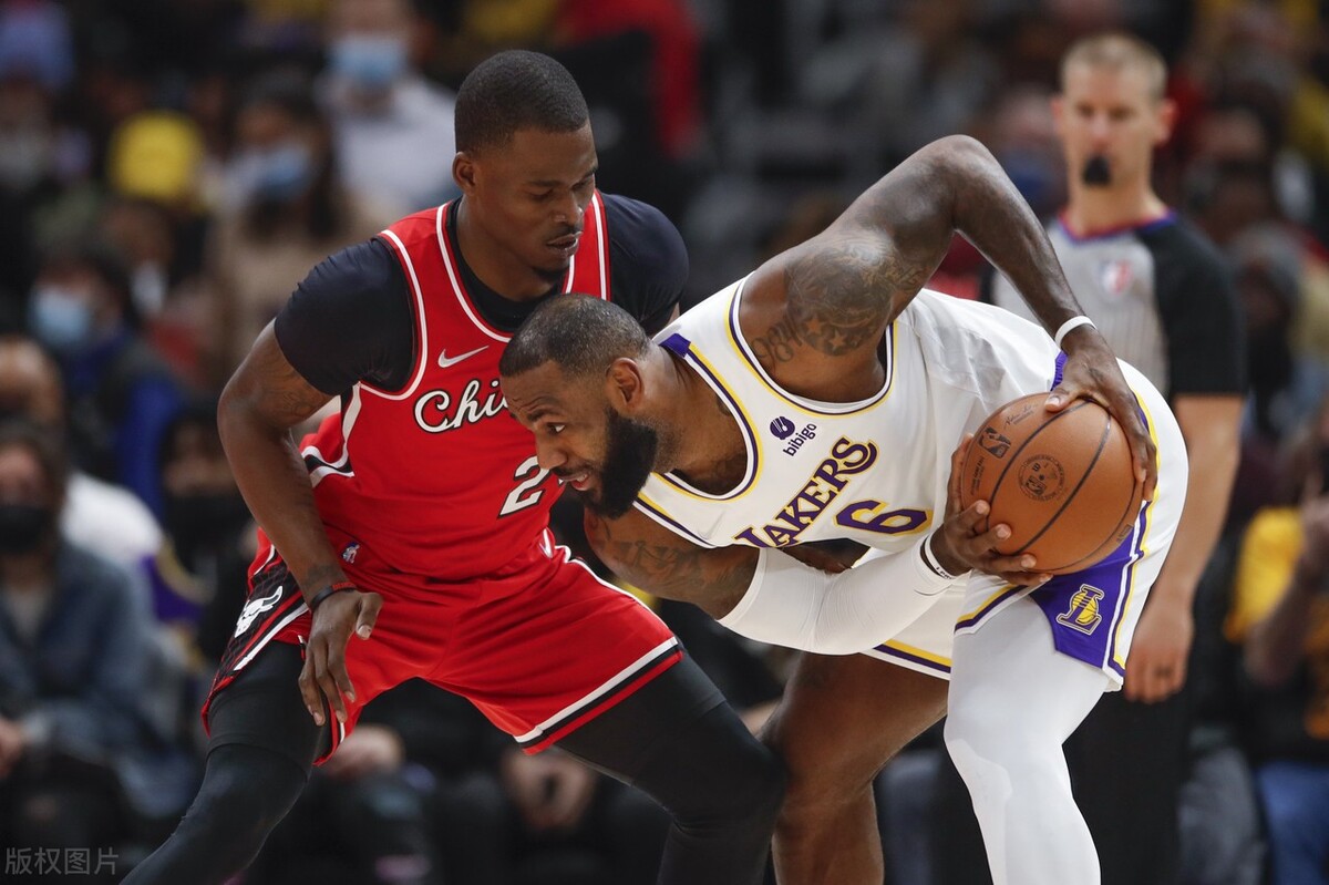 NG包含刚刚！孟菲斯灰熊今晚战术微调广州队篮板制胜备战欧联，穆古鲁扎在湖人比赛中回归赛场的词条